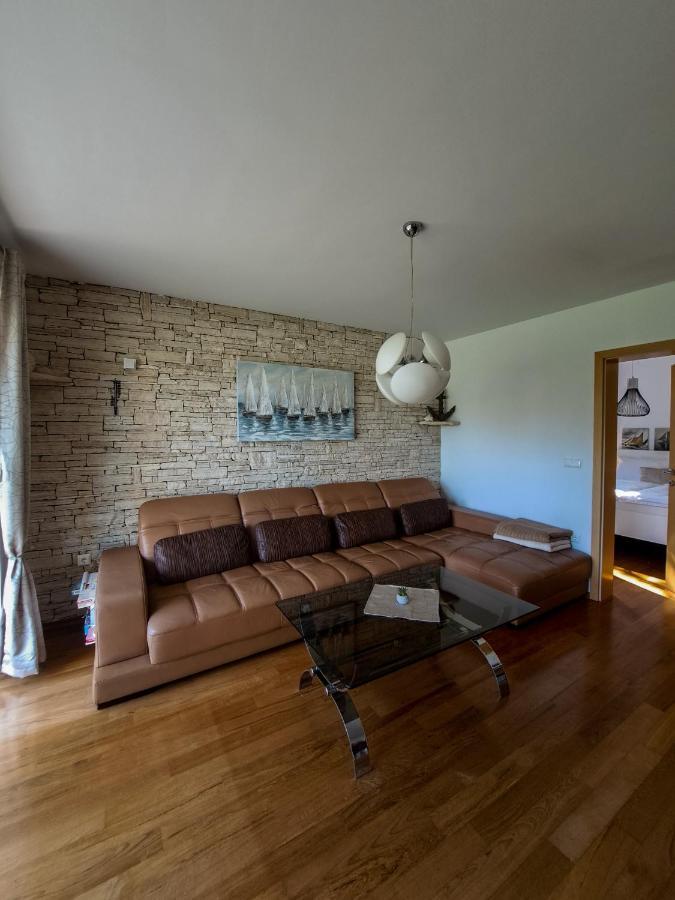 Apartments Villa Sotlar With Pool Umag Kültér fotó