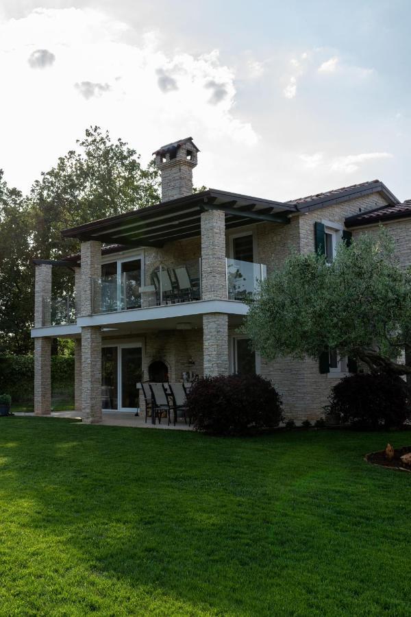 Apartments Villa Sotlar With Pool Umag Kültér fotó
