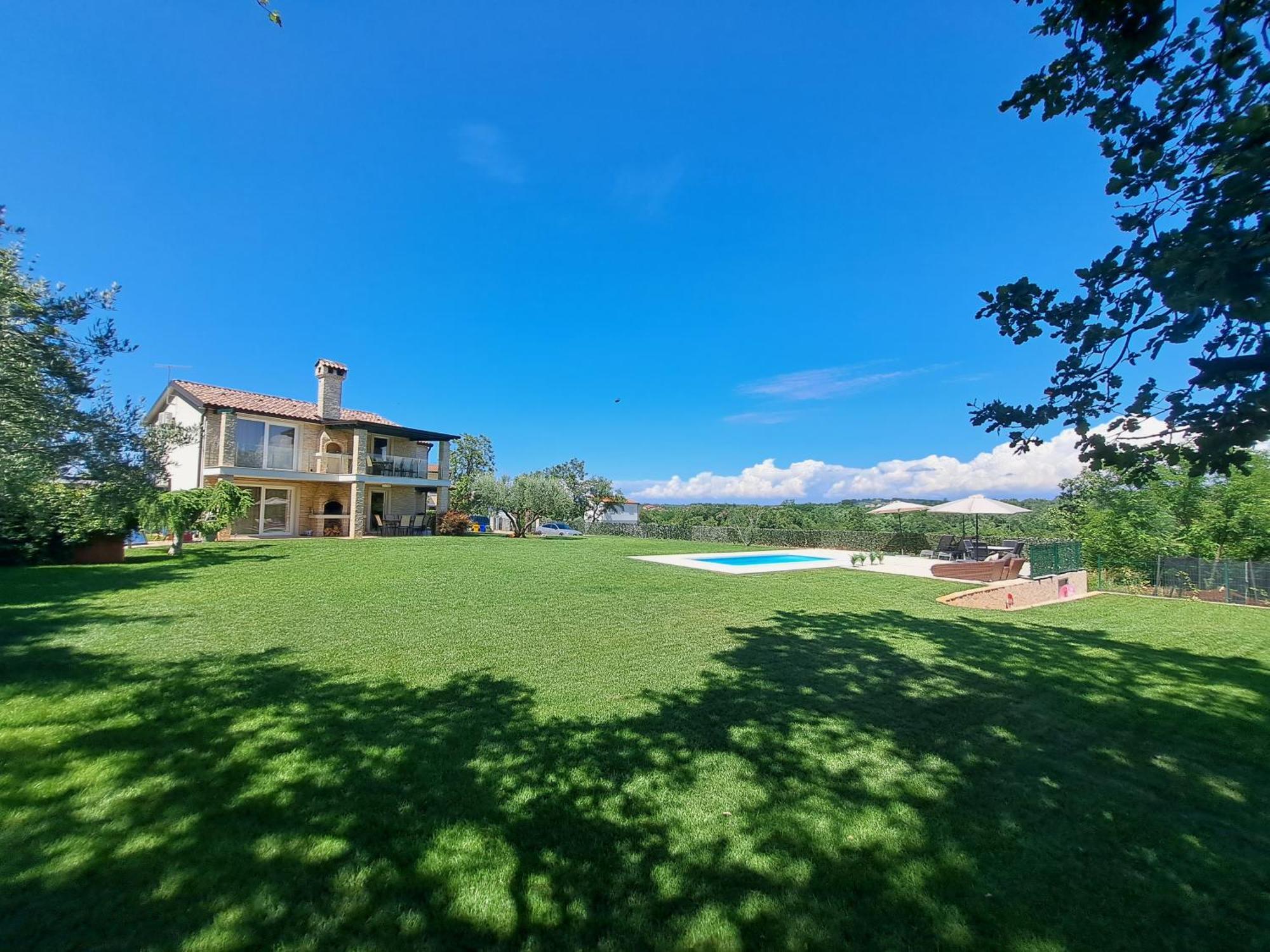 Apartments Villa Sotlar With Pool Umag Kültér fotó